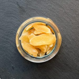 Zenzero disidratato con zucchero di canna sfuso, in vendita da Antica Spesa